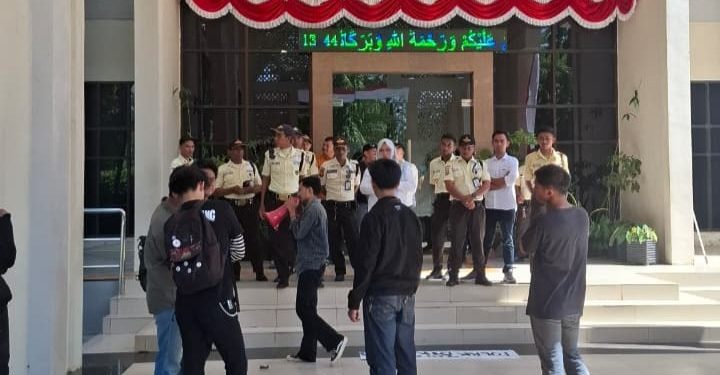 Foto Suasana Aksi Demontrasi Oleh Aliansi Mahasiswa Uinam