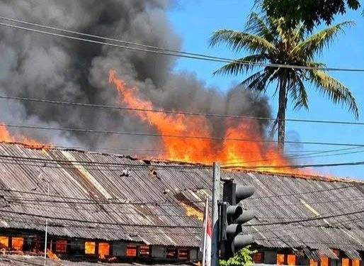 Foto Kebakaran Asrama TNI Mattoanging