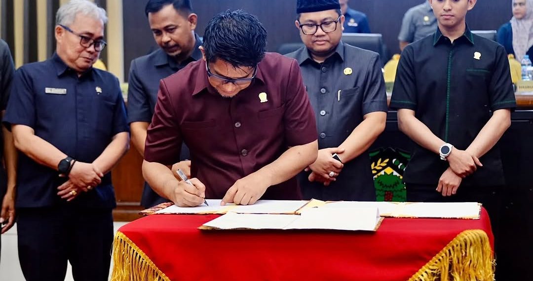 Semalam Mengikuti Rapat Paripurna Dprd Kabupaten Gowa Dengan Agenda Pengumuman Dan Pengusulan P